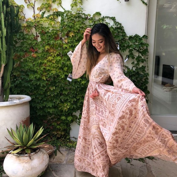 Tigerlily Aziza Pink Bell Sleeve Maxi 